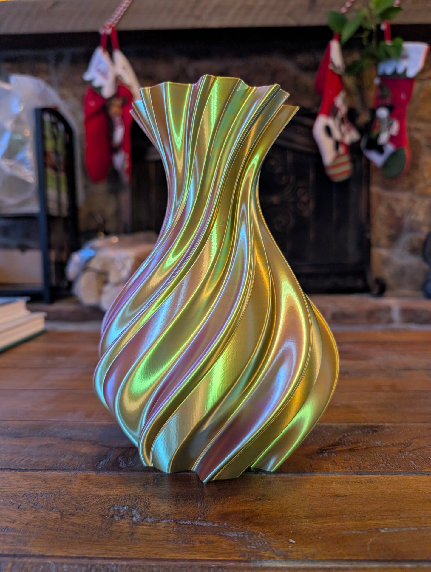 Color changing spiral vase
